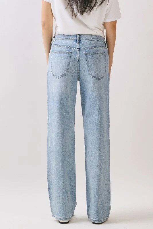 Atria Mid Rise Relaxed Baggy Straight