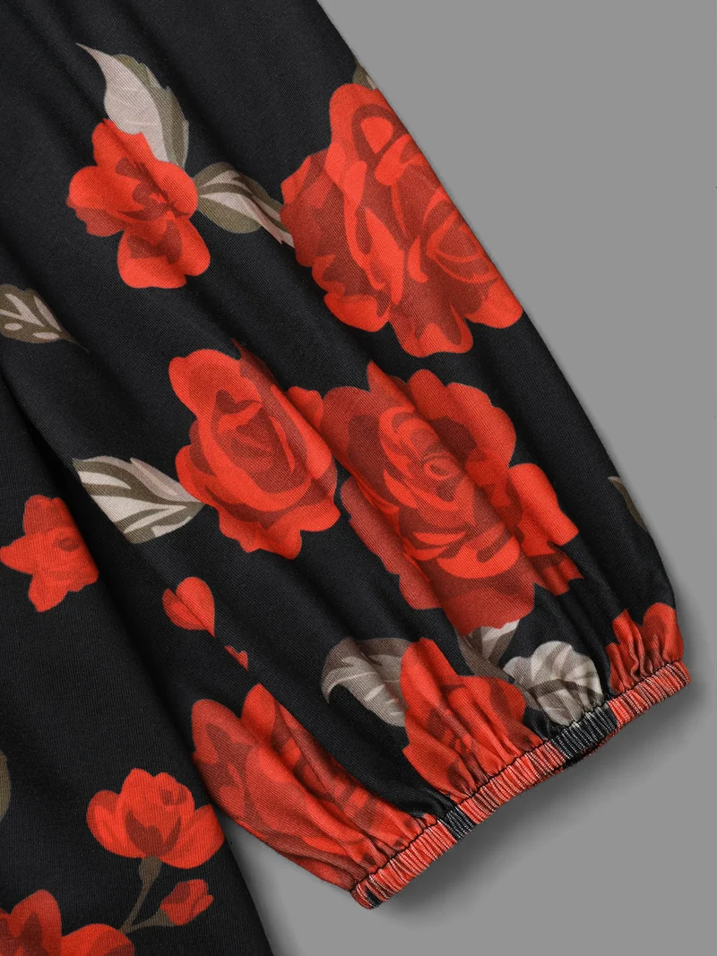 Floral Hem V-Neck Stretchy T-shirt