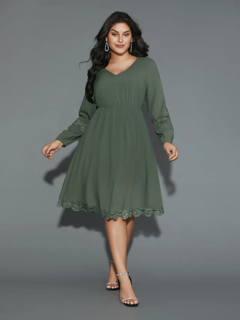 Lace Detailing Pockets V-Neck Midi Dress