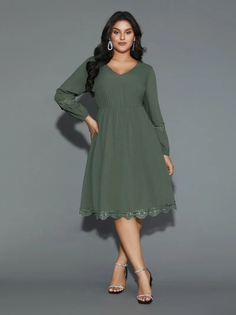 Lace Detailing Pockets V-Neck Midi Dress