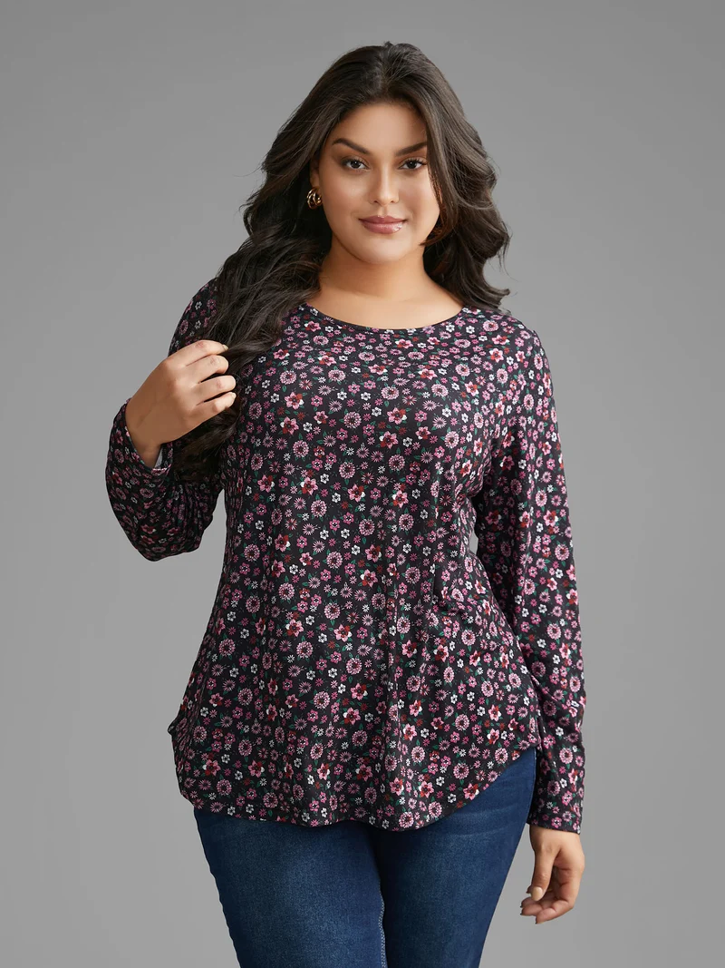 Ditsy Floral Crew Neck Curved Hem T-shirt