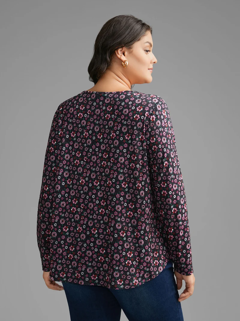 Ditsy Floral Crew Neck Curved Hem T-shirt