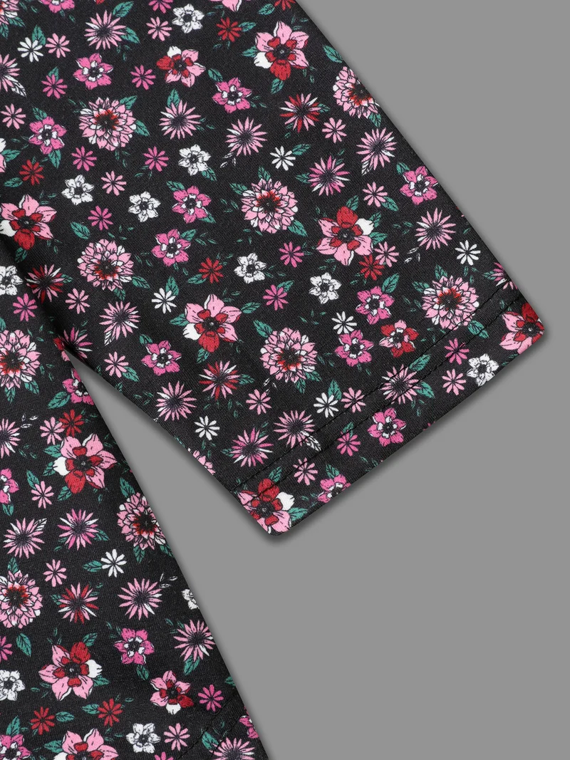 Ditsy Floral Crew Neck Curved Hem T-shirt