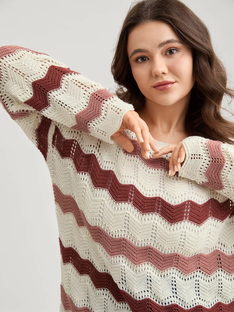 Wavy Textured Stripes Cut-Out Lightweight Pullover