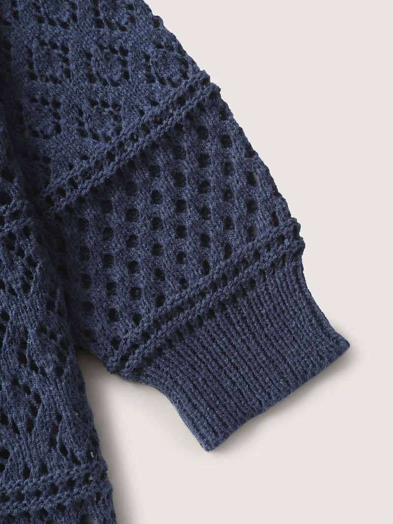 Textured Cut-Out Arc Hem Lightweight Cardigan