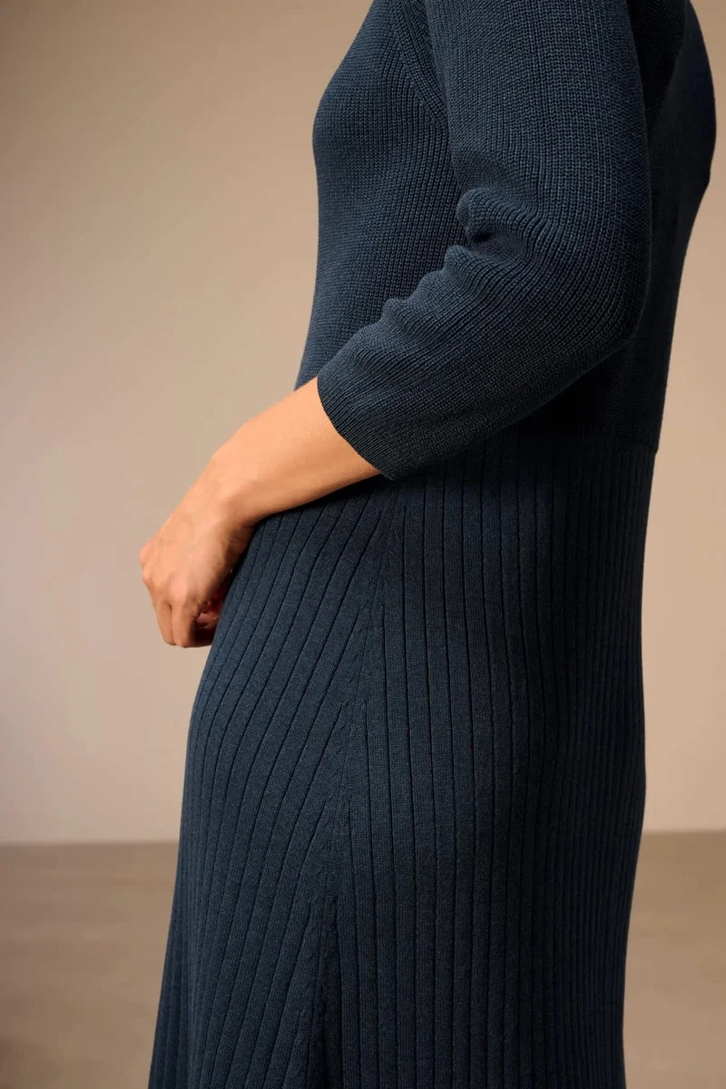 Robe longue en tricot côtelé