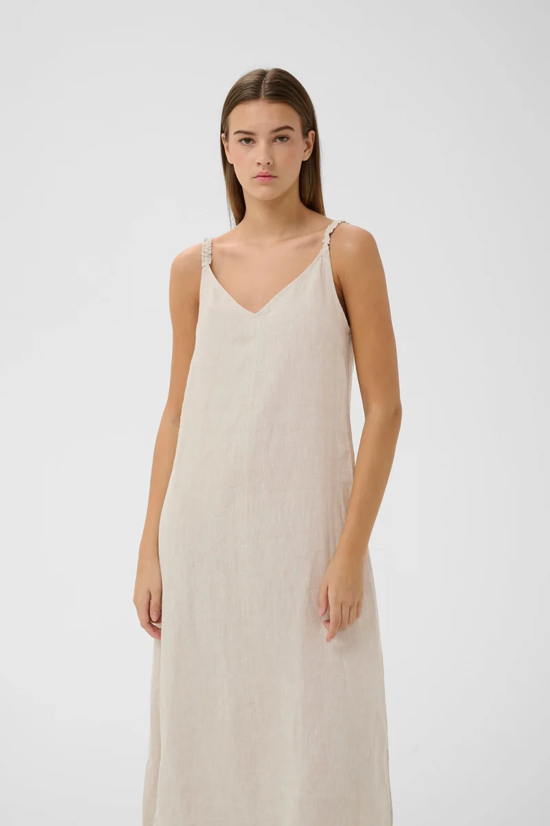 Robe Elinor midi fluide à bretelles fines
