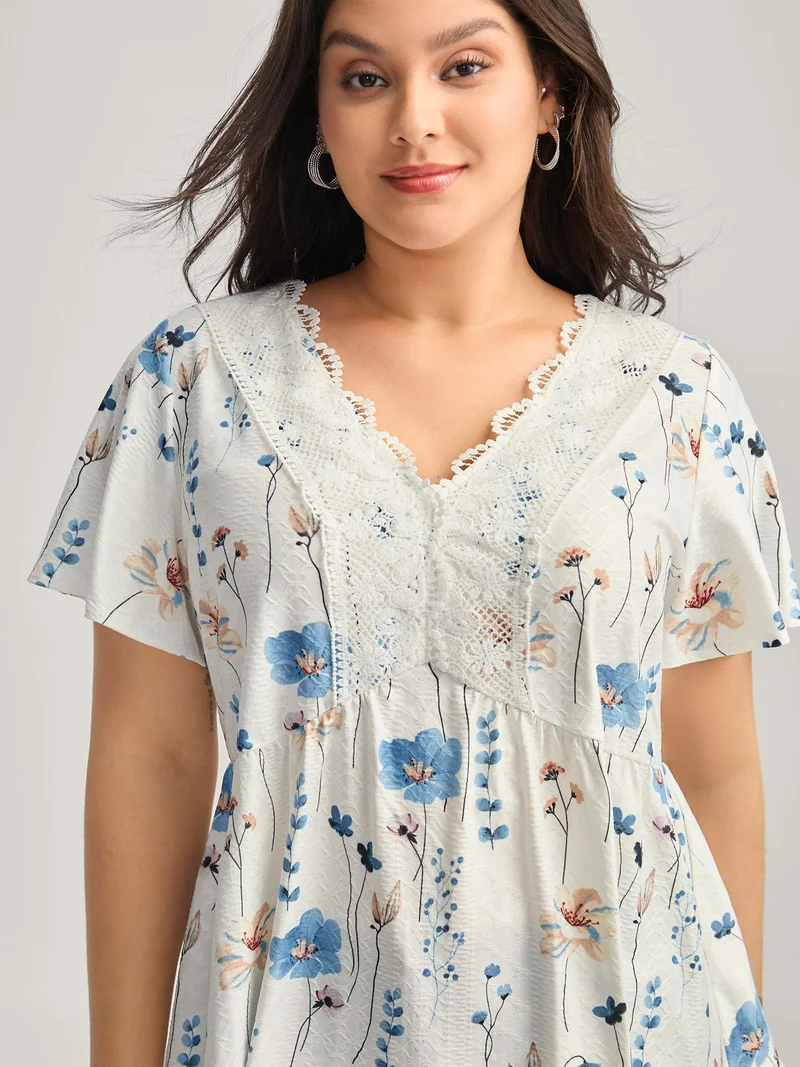 Floral Lace-Trimmed Textured Babydoll Top