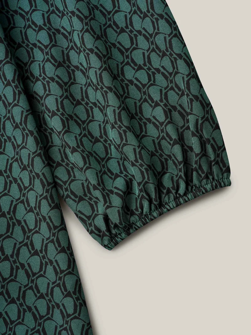 Notched Collar Geometric Print Flowy Blouse