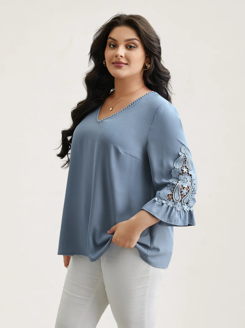 Lace Patchwork Ruffled V-Neck Blouse