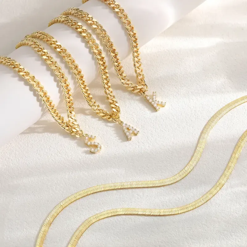 Zavélia™ — Bracelet de cheville initiale personnalisé