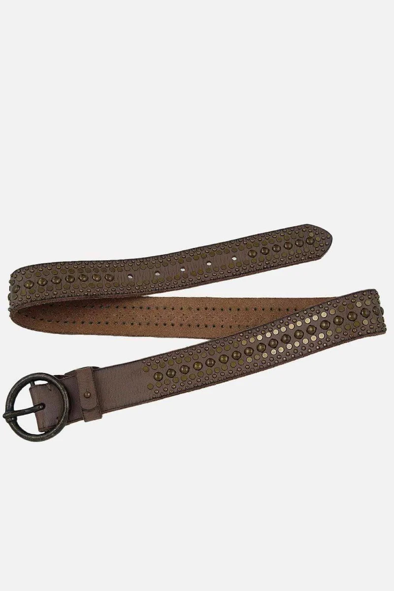 Ceinture en cuir cloutée