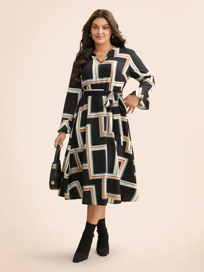 Notched Collar Geometric Contrast Belted Dress