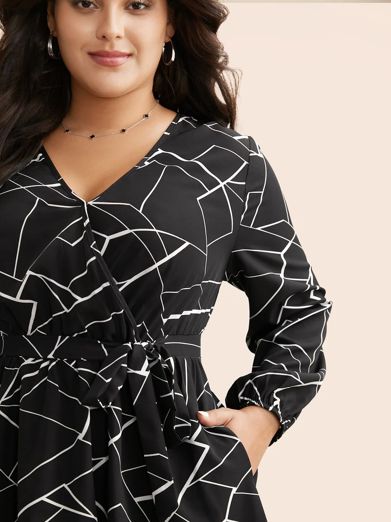 Geometric Overlap Collar Tie Knot Blouse