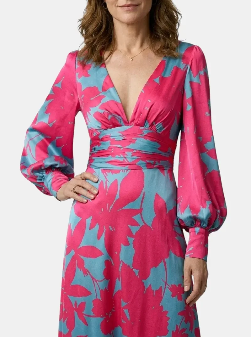 Women's Flowing Fabric Maxi Dress | Elegant Defined Waist Long Sleeve Summer Dress