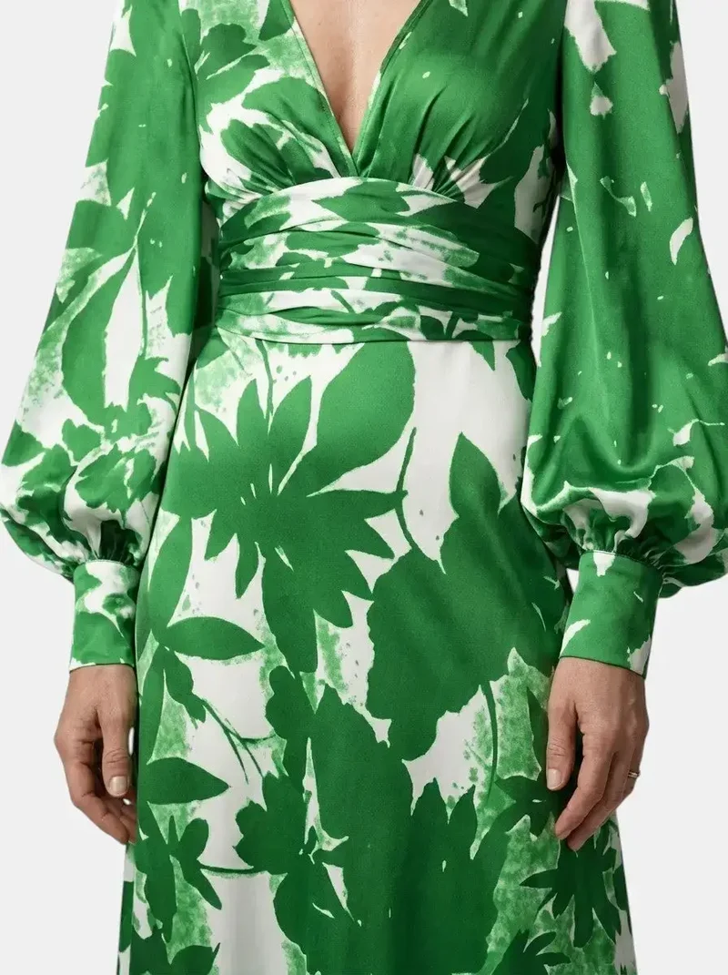 Women's Flowing Fabric Maxi Dress | Elegant Defined Waist Long Sleeve Summer Dress