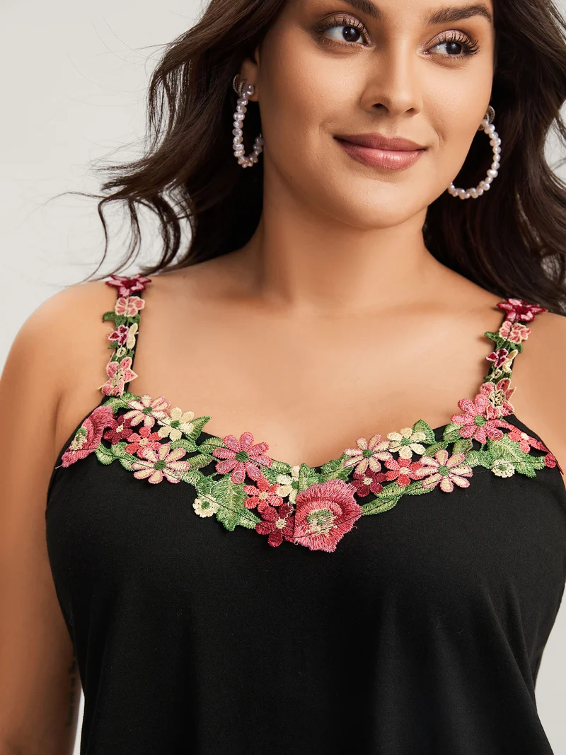3D Floral Neckline Tank Top