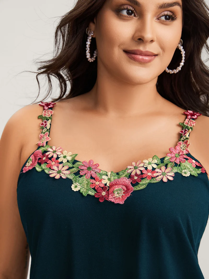 3D Floral Neckline Tank Top