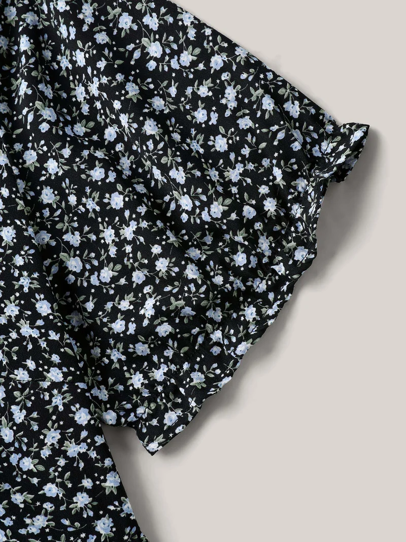 Ditsy Floral Print Bow-Tie Blouse