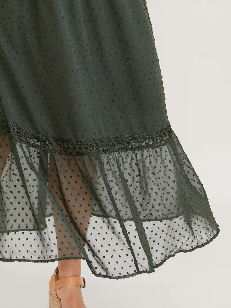 Textured Jacquard Lace Trim Ruffled Maxi Dress