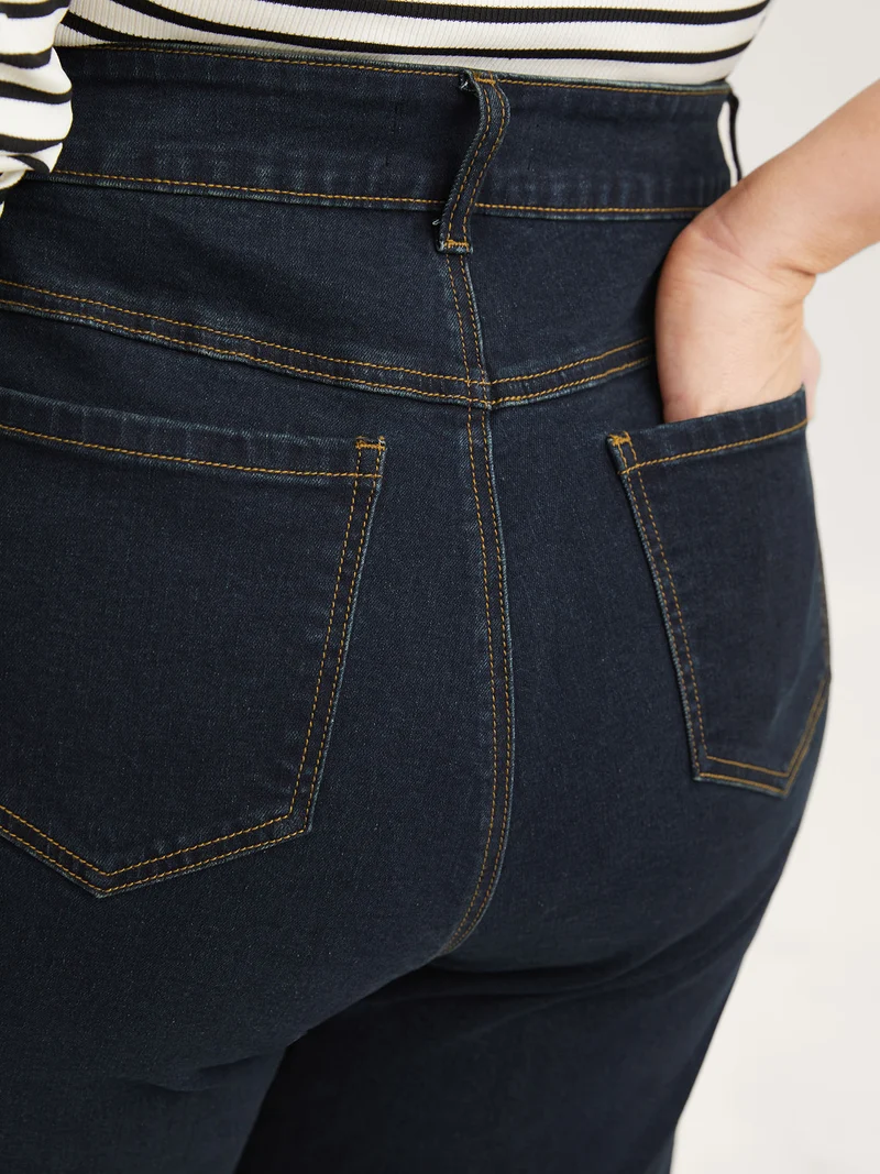 Stretch Cuffed Hem Butt-Lifting Straight-Leg Jeans