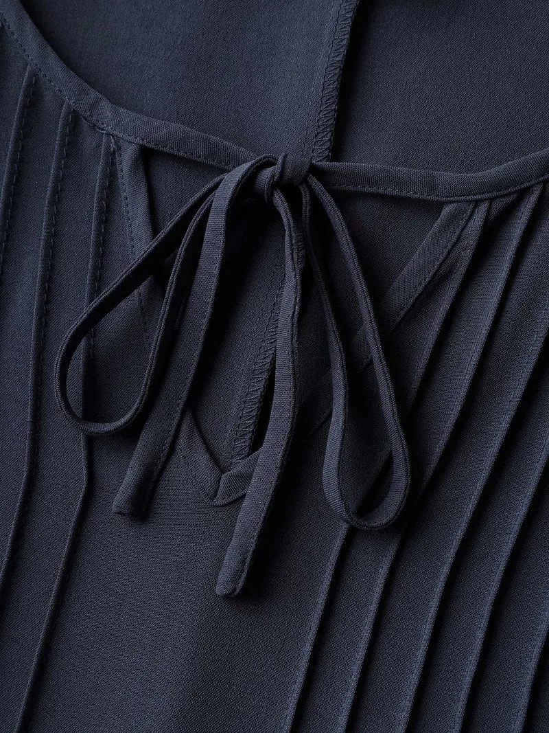 Color Contrast Plicated Detail Midi Dress