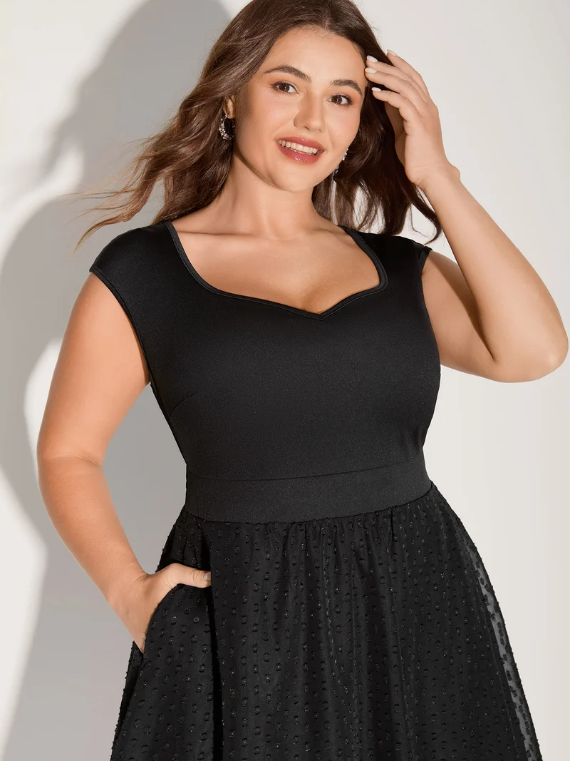 Textured Sweetheart Neckline Midi Dress