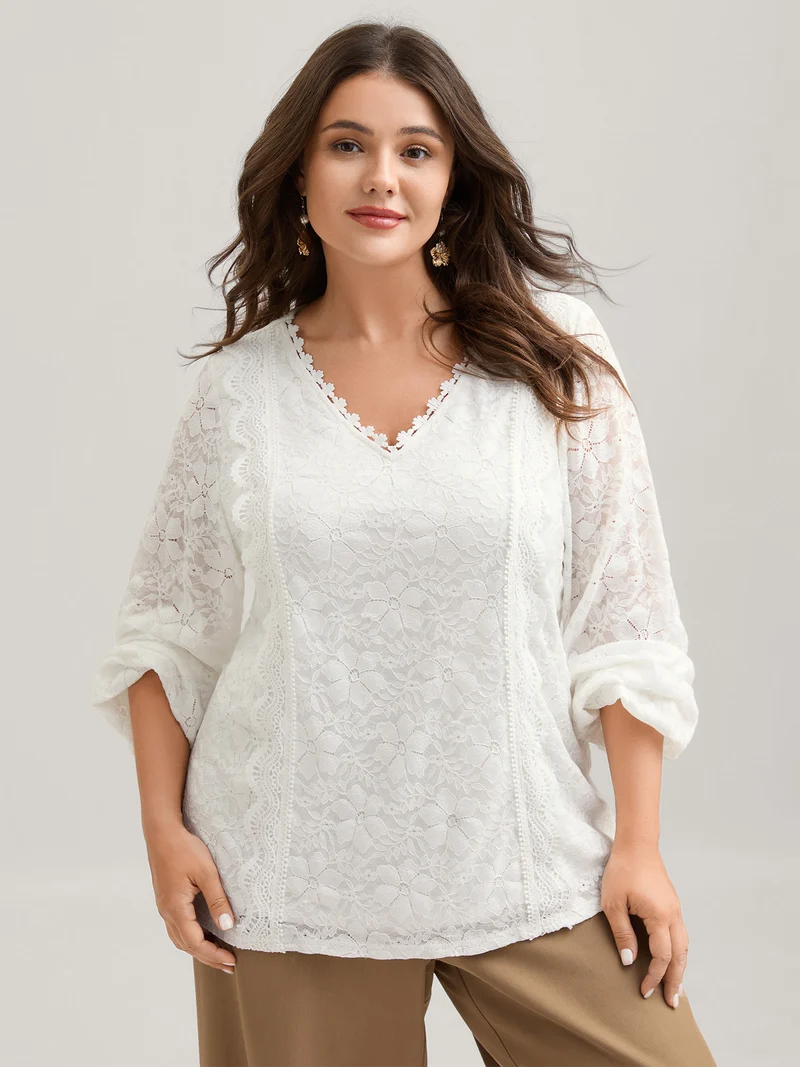 Stretchy Floral Lace V-Neck Blouse