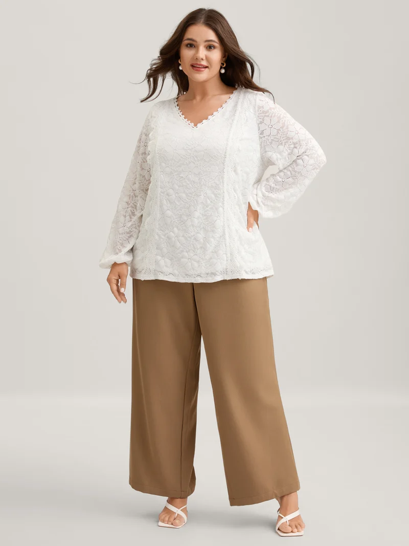 Stretchy Floral Lace V-Neck Blouse