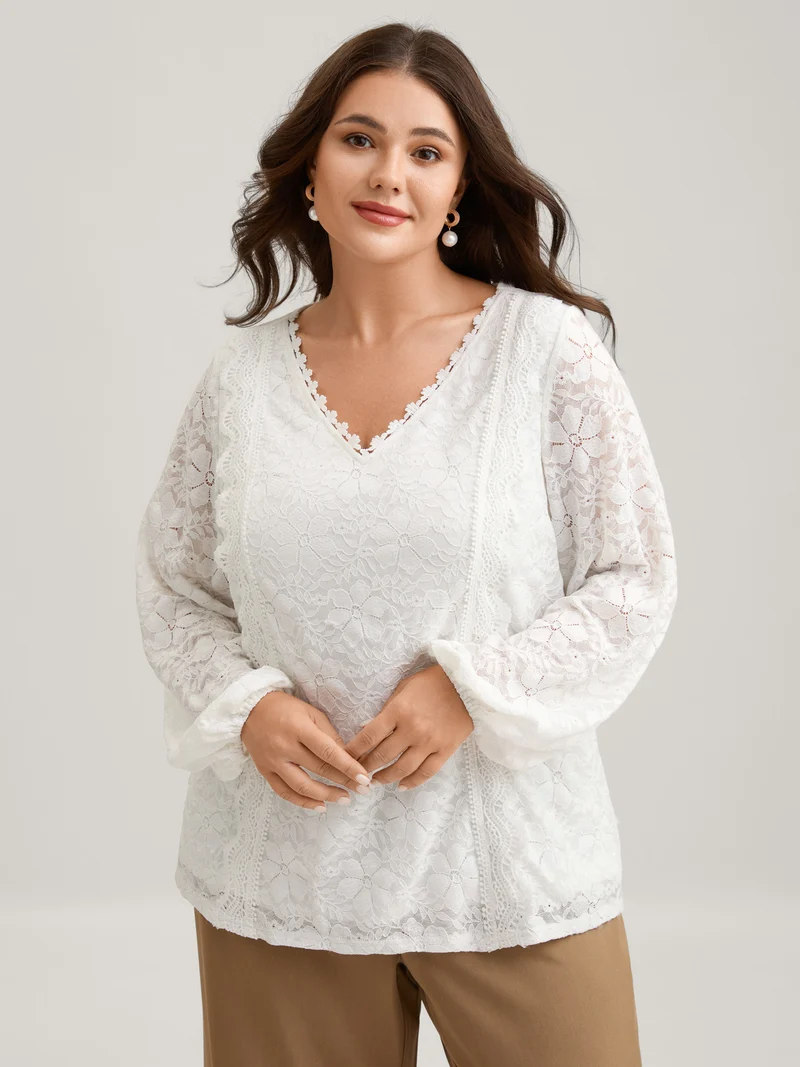 Stretchy Floral Lace V-Neck Blouse