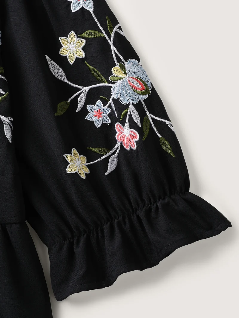 Floral Embroidered V-Neck Pockets Knee Dress