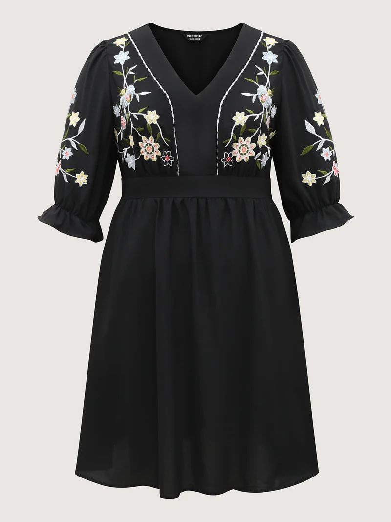 Floral Embroidered V-Neck Pockets Knee Dress