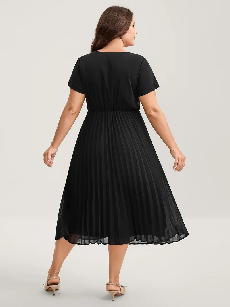 Crossover Bodice Plicated Detail Midi Dress