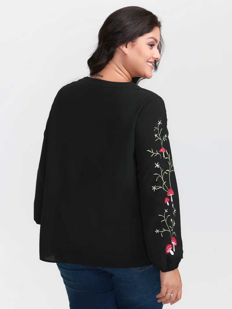 Floral Embroidery Toothpick Pleats Blouse