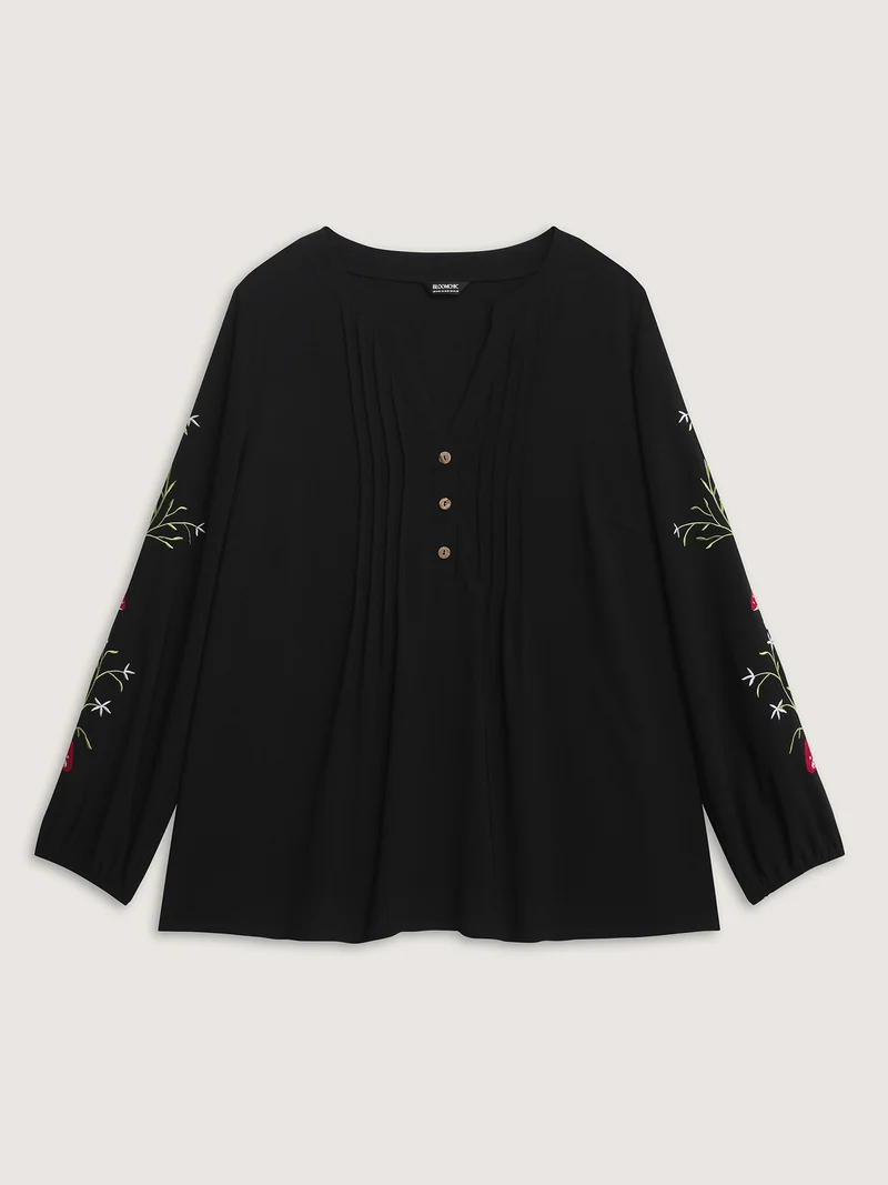 Floral Embroidery Toothpick Pleats Blouse