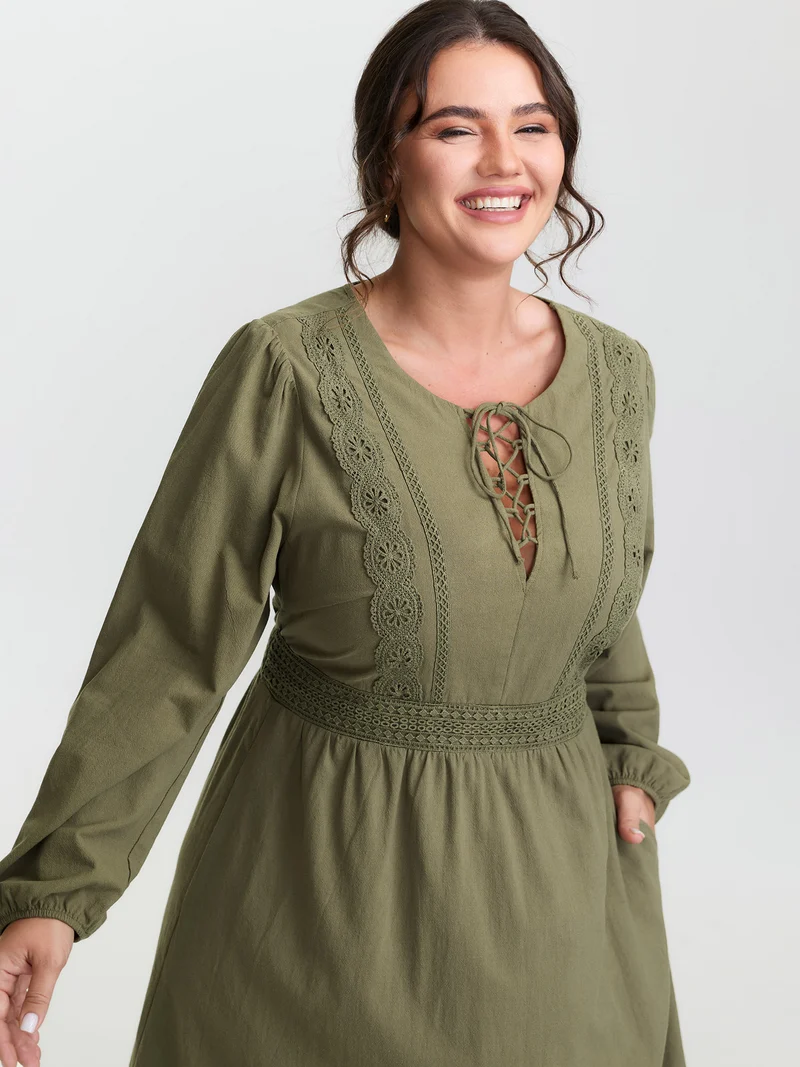 Lace Trim Shirred Back Pockets Midi Dress