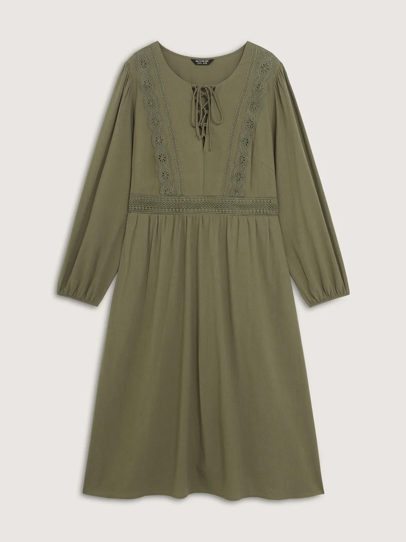 Lace Trim Shirred Back Pockets Midi Dress