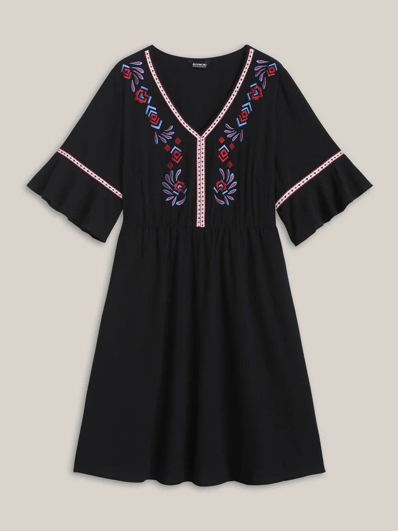 Pure Cotton Embroidered Pockets Midi Dress