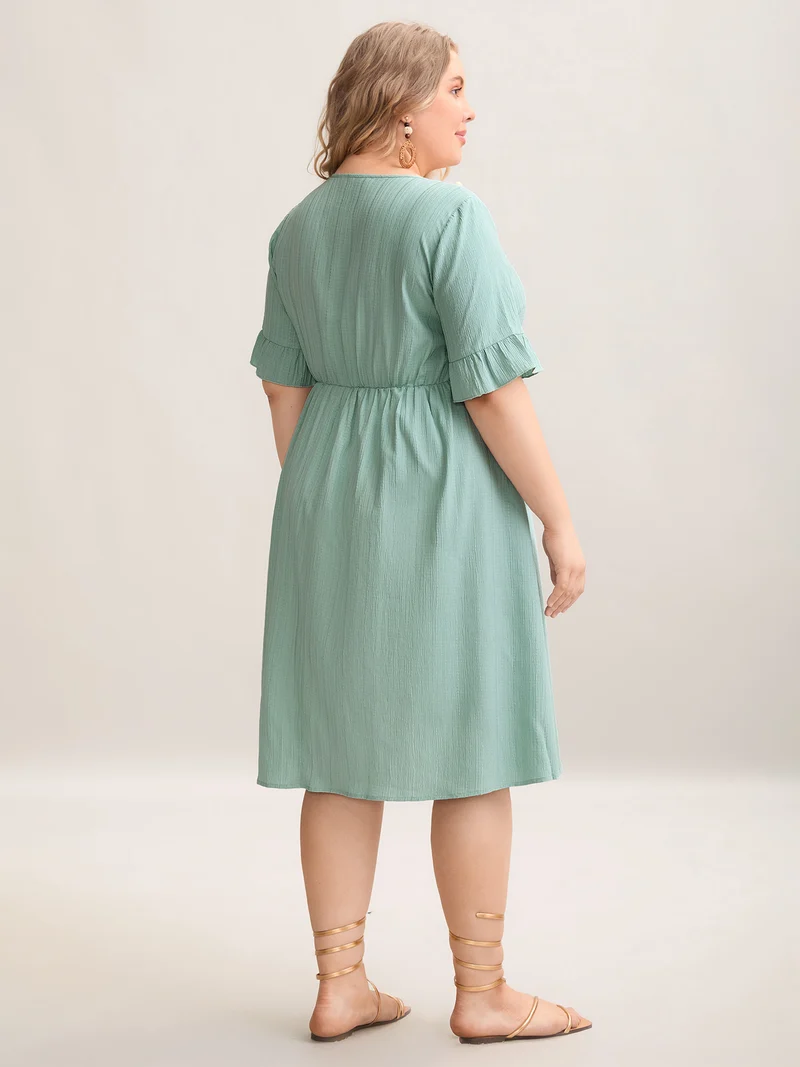 Textured Spliced Multi-Color Tassel Midi Dress
