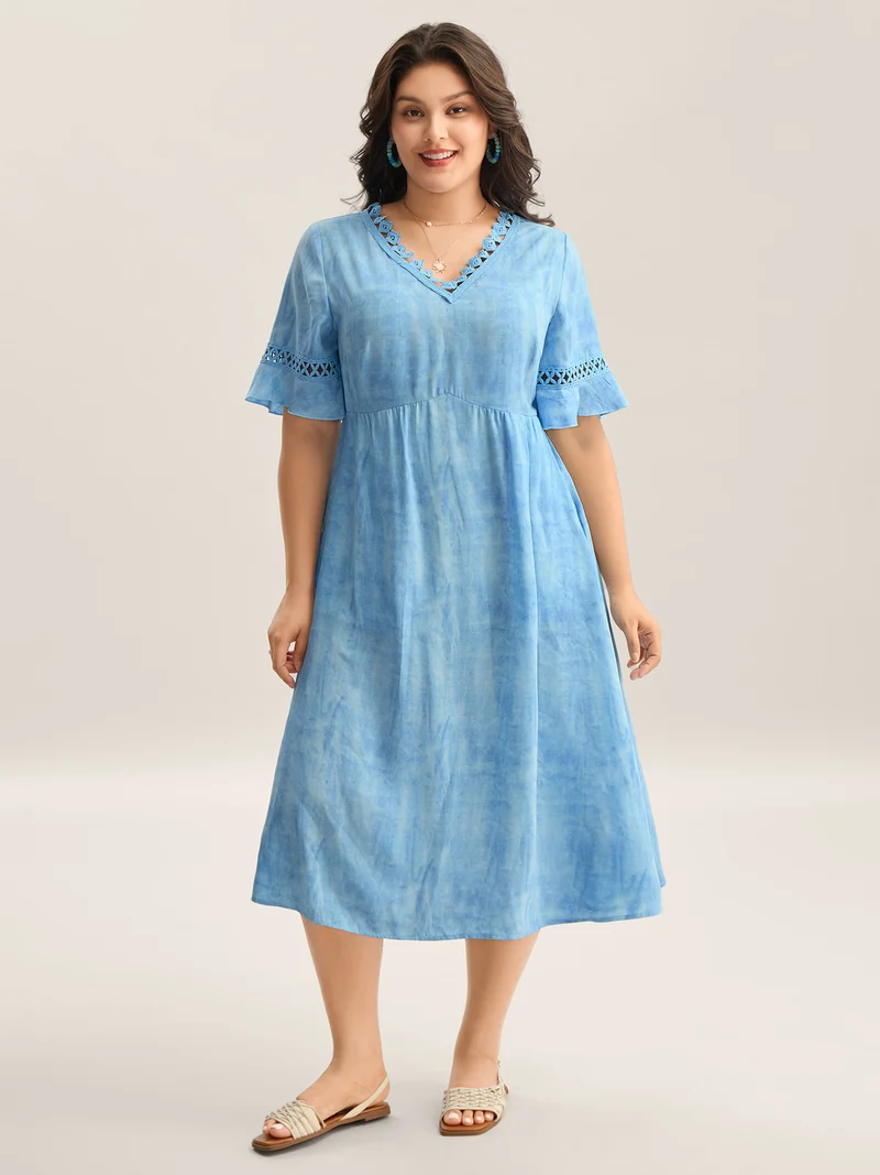 Color Blend Lace Trim Pockets Midi Dress