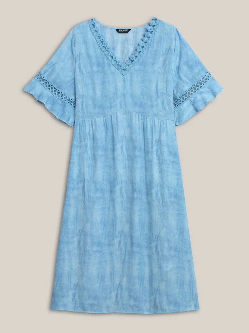 Color Blend Lace Trim Pockets Midi Dress