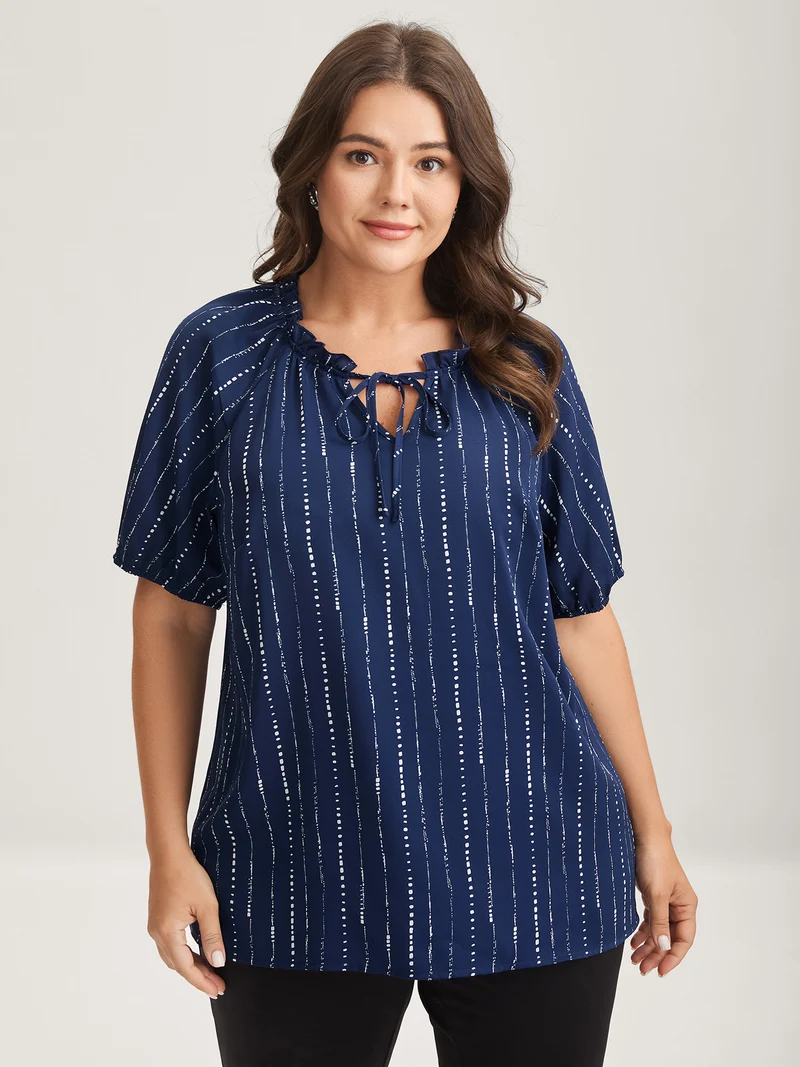 Textured Notched Collar Tie Puffy Blouse