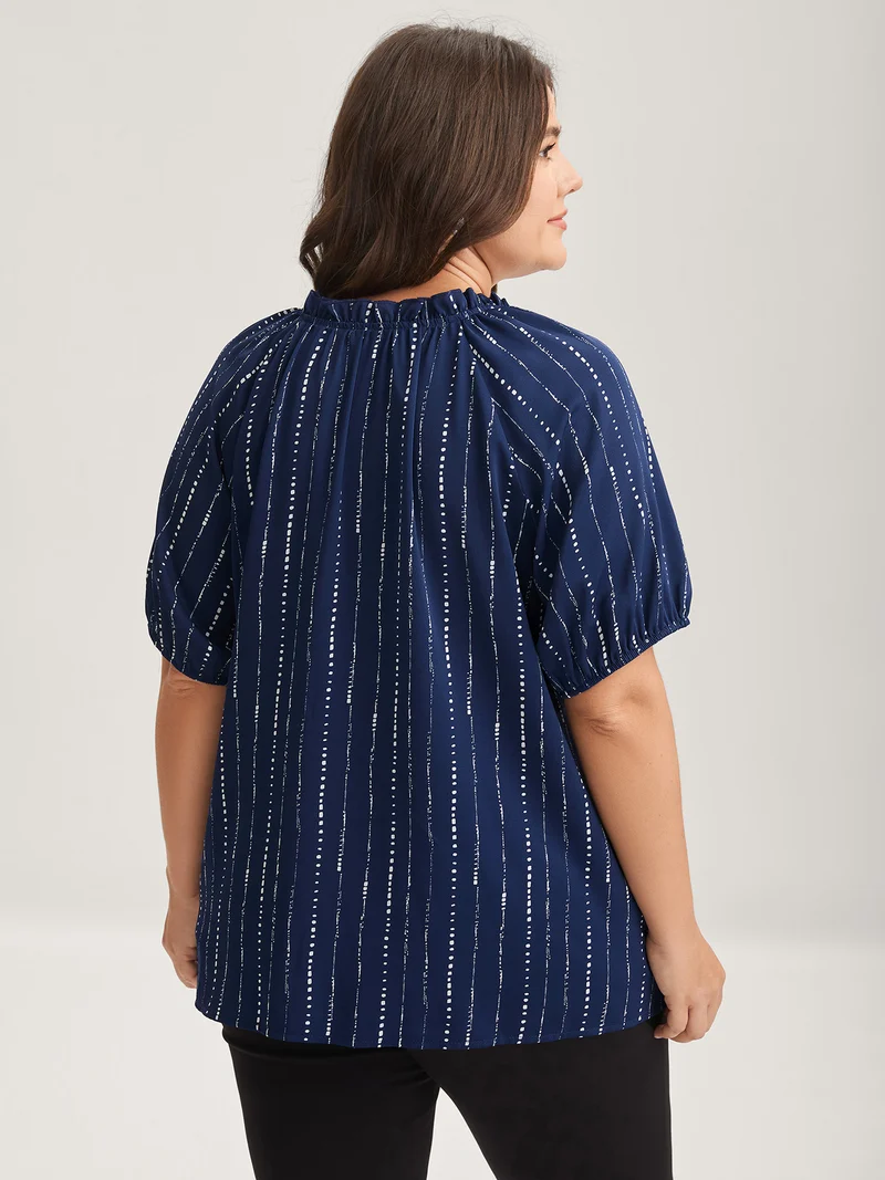 Textured Notched Collar Tie Puffy Blouse