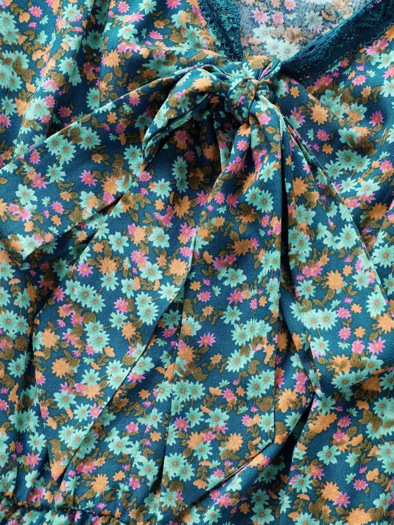 Ditsy Floral Print Neck Ribbon Midi Dress