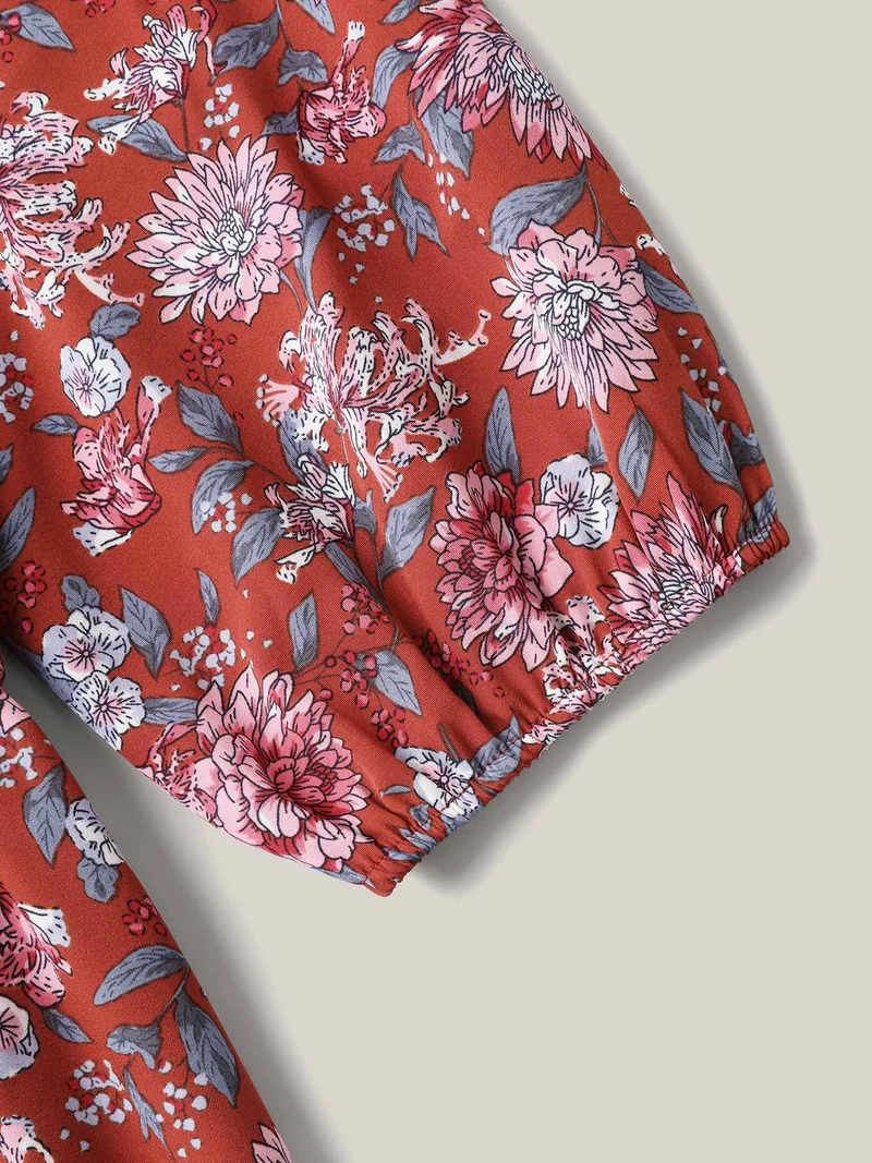 Flirty Floral Print Shirred Pockets Midi Dress