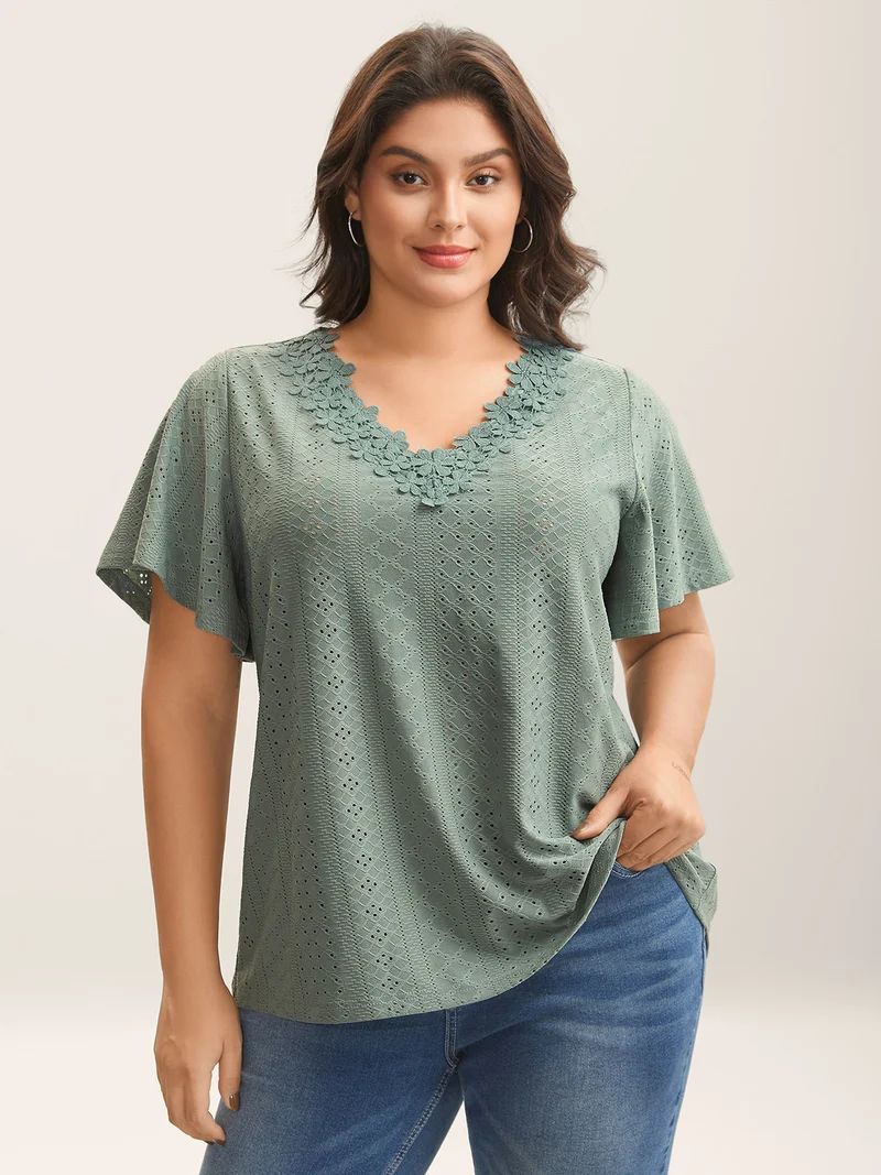 Textured Eyelet Stretchy V-Neck T-Shirt