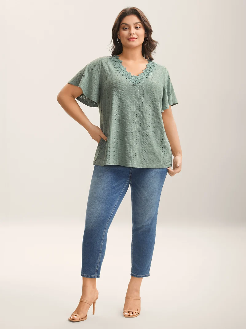 Textured Eyelet Stretchy V-Neck T-Shirt