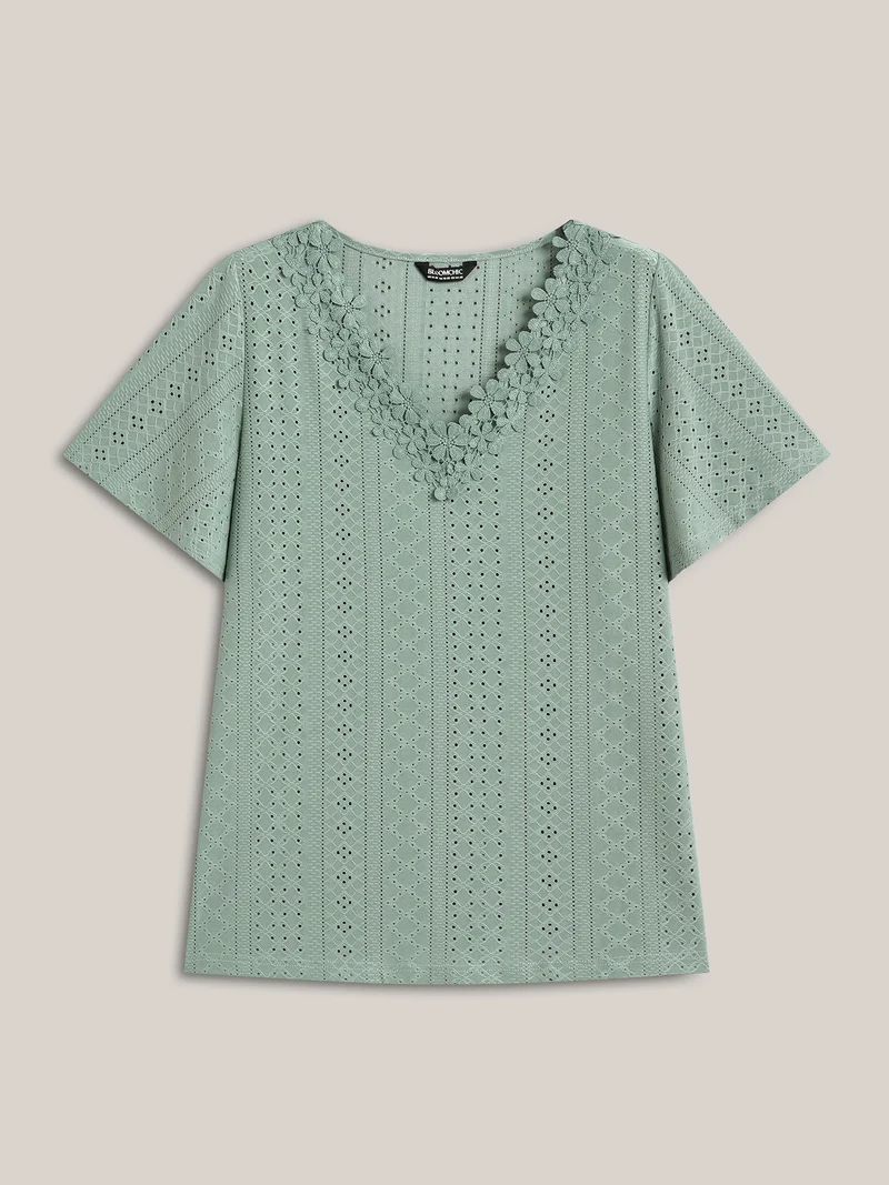 Textured Eyelet Stretchy V-Neck T-Shirt