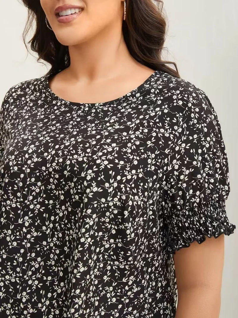 Ditsy Floral Print Curvy Hem Blouse