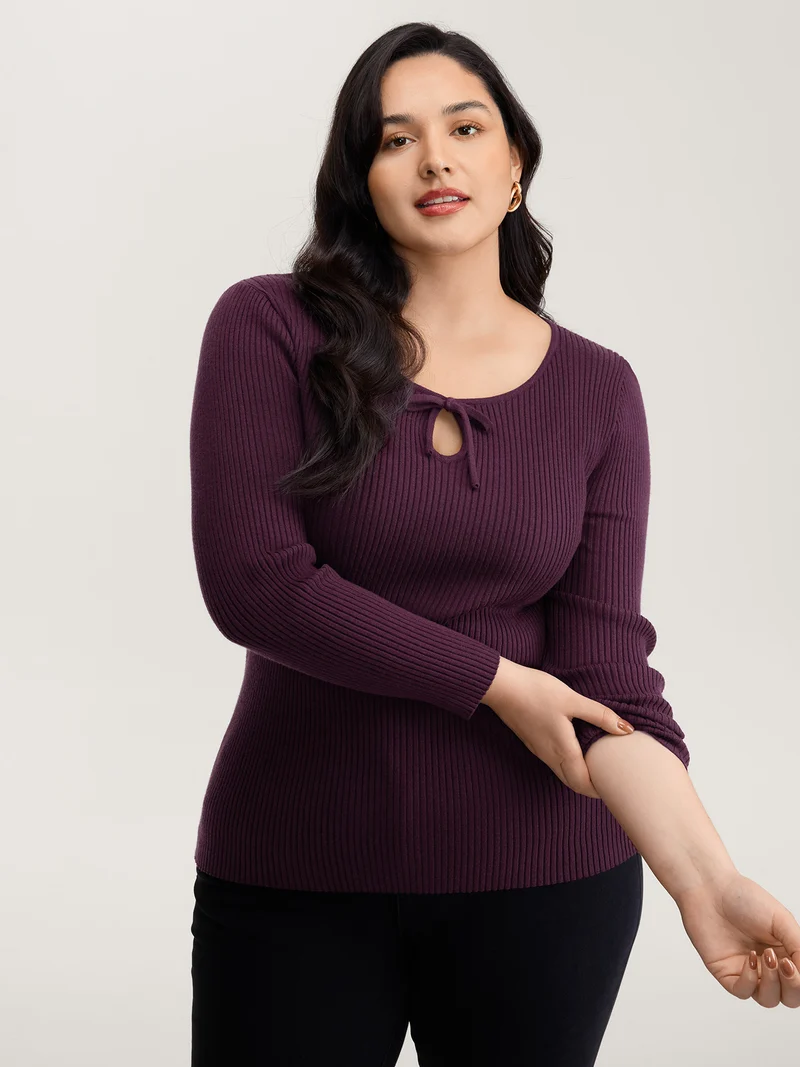 Supersoft Textured Cut-Out Neckline Fitted Pullover